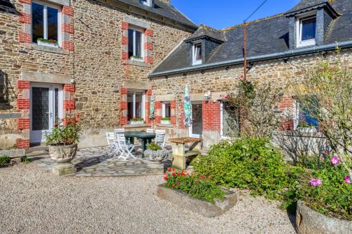 Maison chaleureuse à Pordic avec jardin et cheminée - Housity