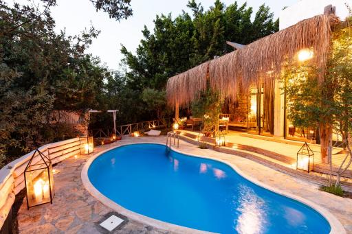 Nautical Hotel - Housity