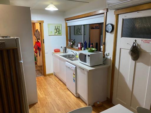 Summertime Cottage - Housity