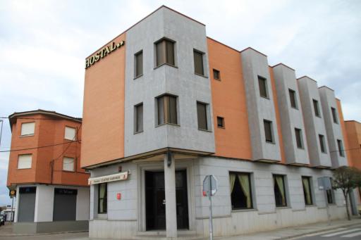 Hostal Restaurante Cuatro Caminos - Housity