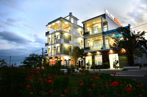 Nhà nghỉ Hùng Hoa - Housity