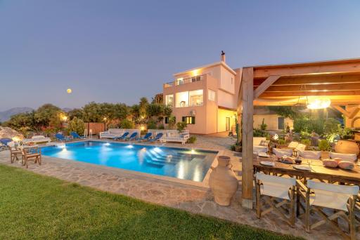 Beach Villa Odyssia - Housity
