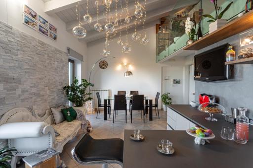 Live Your Dream - Housity