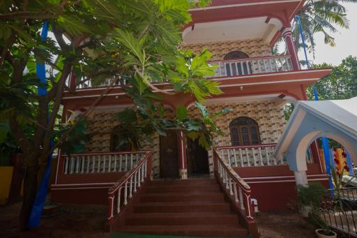 Calagunte inn 1 bhk Apartment with kitchen 1 minet walk distance beach - Housity