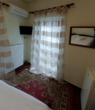 Beachfront Star Hotel - Housity