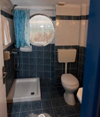 Beachfront Star Hotel - Housity