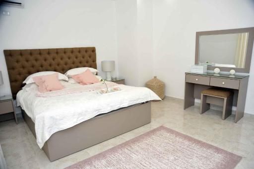 Amazing one Bedroom Apartment in Amman Elwebdah 4 - Housity