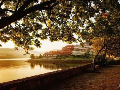 Hotel Corcubión Playa de Quenxe - Housity