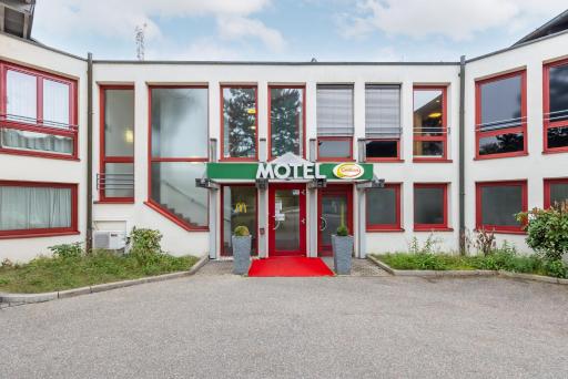 Hotel Baden-Baden - Housity