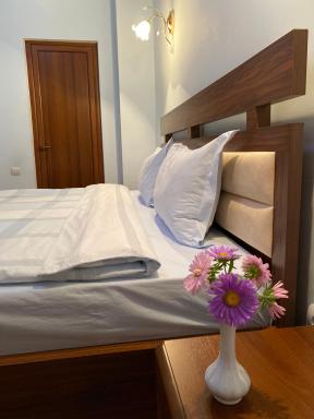 Christy Hotel - Housity