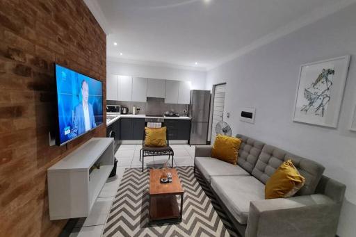 Upmarket one-bedroom apartment at Menlo Park - Housity