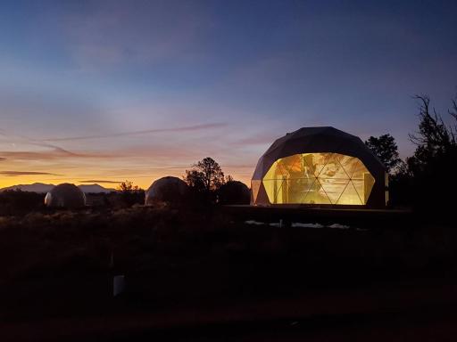 Clear Sky Resorts - Grand Canyon - Unique Sky Domes - Housity