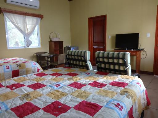 Hotel Santa Barbara Tikal - Housity