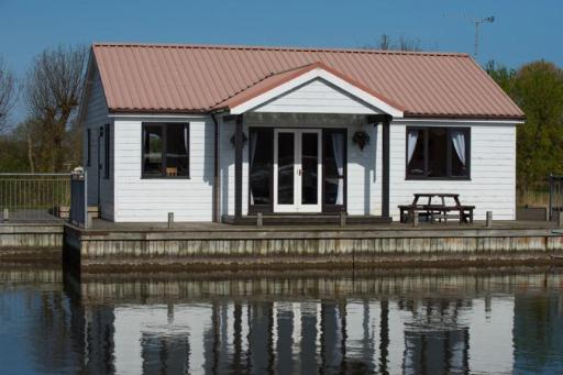 Swift Cottage, Norfolk Broads - Housity