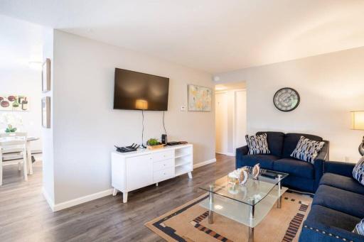 Luxury stay near Oakridge Mall for vacation/work - Housity