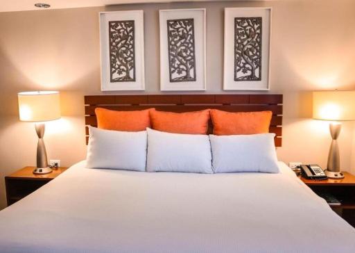 Le Plaza Hotel - Housity