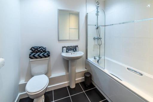 Lady Bay Apartments - Housity
