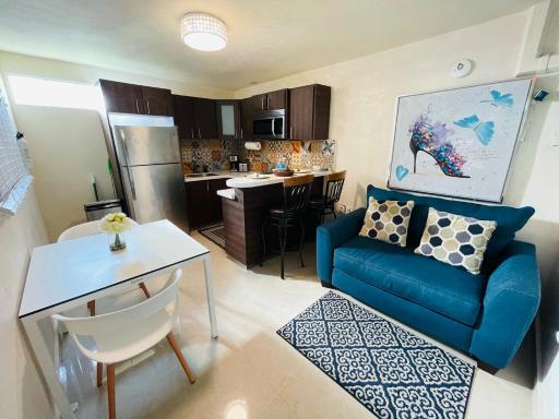 Charming Retreat with Patio Access and FREE Laundry - Housity