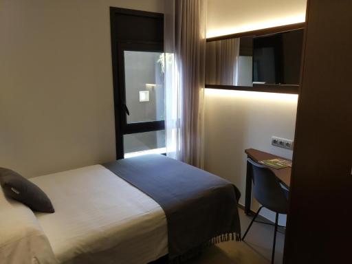 Hotel Olot Centre - Housity