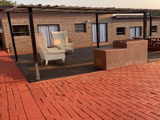 Tshinakie Self Catering Lodge - Housity
