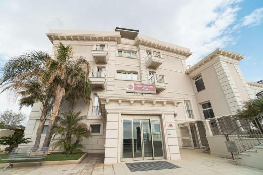 Best Western Plus Hotel Perla Del Porto - Housity