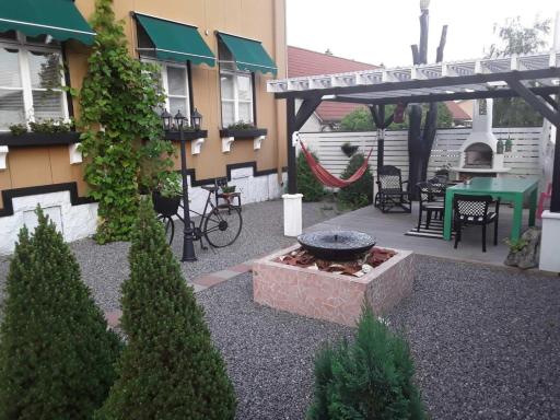 Mysig takvåning med balkong - Housity