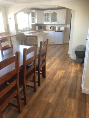 Henry,s Place - Housity