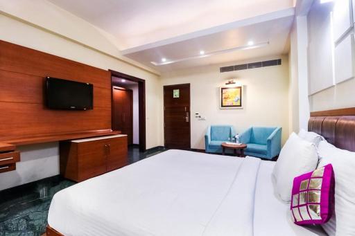 La Silver Leaf Hotel - Housity