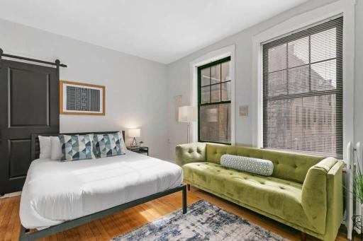 Well-Equipped Studio Apartment in Chicago - Belmont B7 - Housity