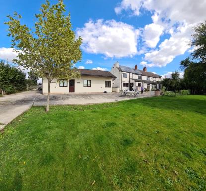 Cosy stable conversion between Sheffield & Leeds - Housity