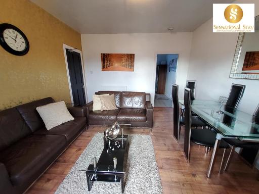4 Bedroom Apartment By Sensational Stay Short Lets & Serviced Accommodation, Aberdeen , Roslin Street With Free Wi-fi & Netflix - Housity