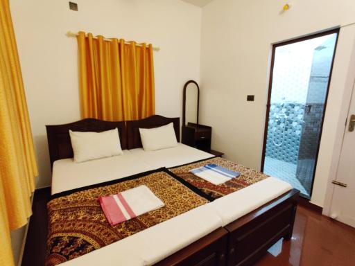 Calvin's Inn - Housity