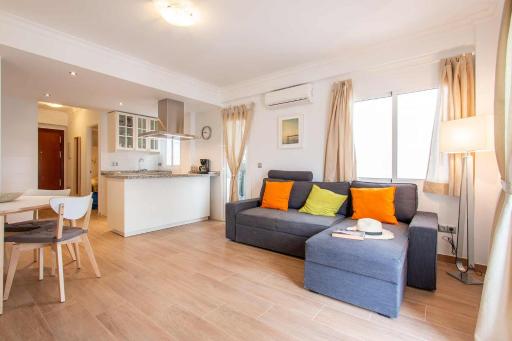 Apartamento al lado de la playa Torrecilla calle Málaga - Housity