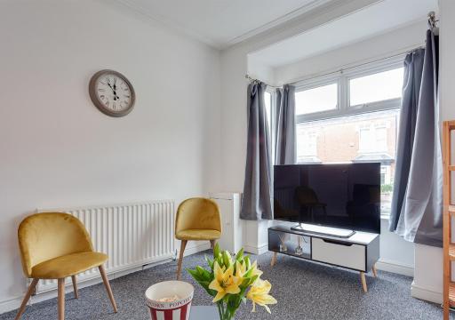 Budget Stay near Haglay Road, 10 minutes to City Centre - Housity