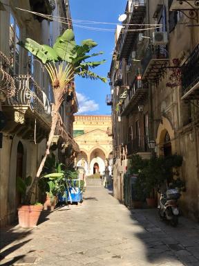 La Siciliana-di fronte la Cattedrale - Housity