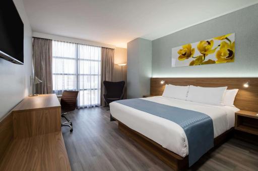 Wingate by Wyndham Long Island City - Housity