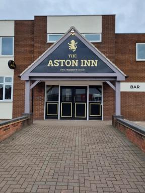The Aston Inn - Housity