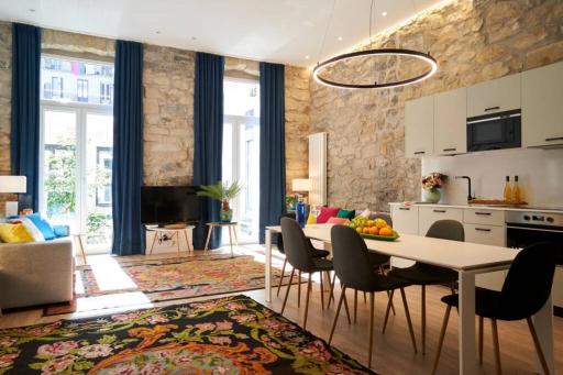 Unique and Stylish Apt in the heart by Santiago withAC - Housity