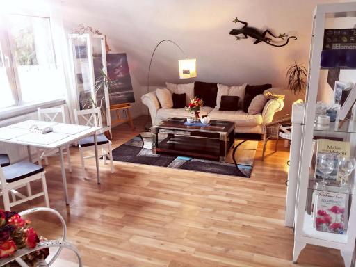Künstler Ferienwohnung 3 Zimmer Küche Bad zentrale Lage - Housity