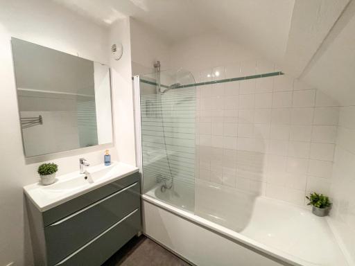 Duplex au pied de la gare - NETFLIX - Hyper-centre - Housity