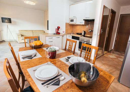 Aparthotel Rosa 404 - Housity