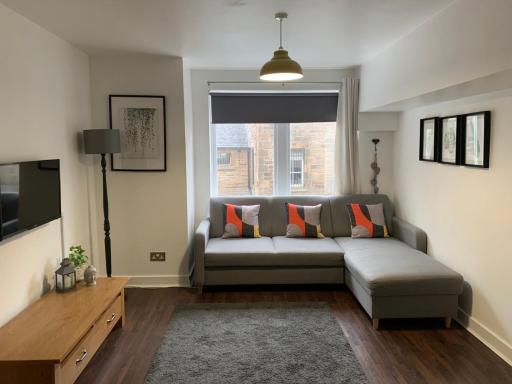 Smart 2 Bed Apartment Edinburgh City Centre Old To - Housity