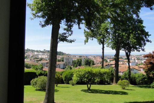 Ciboure:T2, proximité golf et plages, vue sur mer - Housity