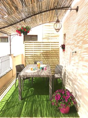 COEUR de GOUDARGUES! 3 ch, 3 SDB, Extérieur, CLIM - Housity