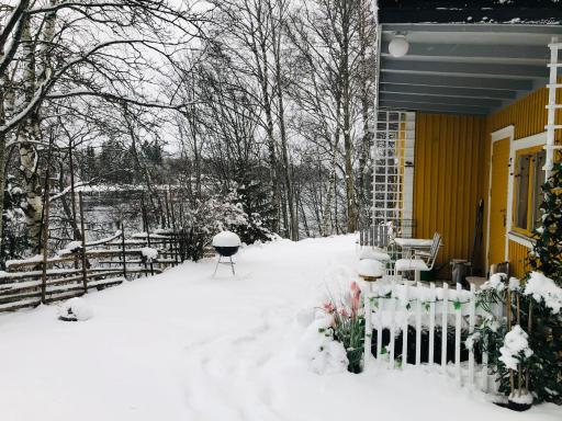 Apple tree cabin with river views - Housity