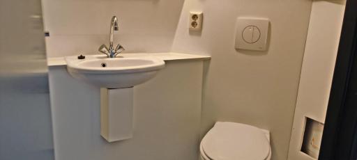Hotelhuisje Warmenhuizen #D - Housity