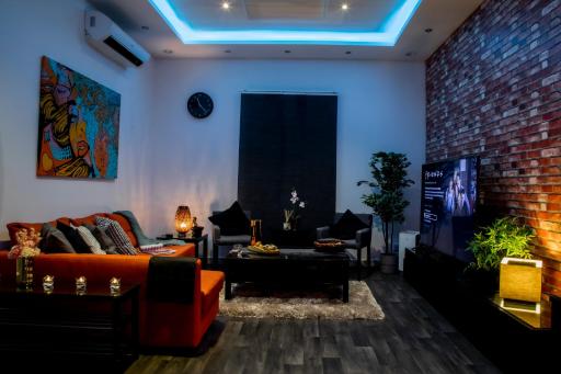 Relax & Enjoy Time w/ Mahrous Houses 2BR/3BA/Office/Kitchen /Living/Dining & Dressing Rooms - Hizvo