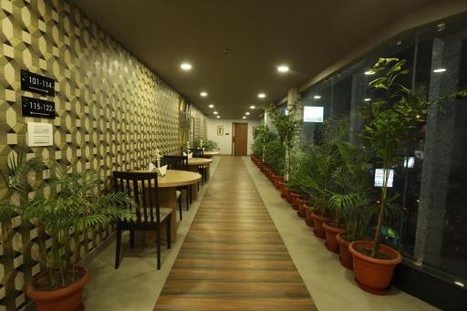 VIPs Hotel Olive - Housity