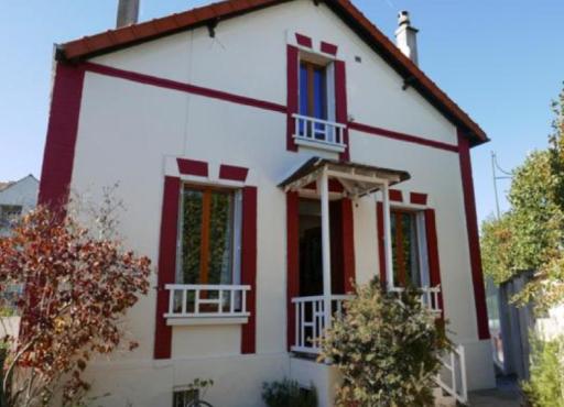 THE WHITE & RED HOUSE - Housity
