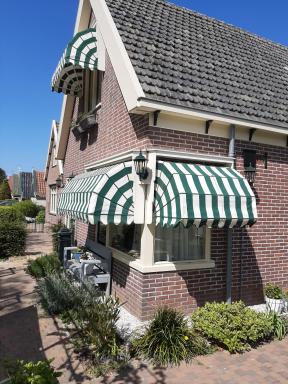The Country Yard - Housity